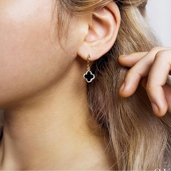 🌸3/$25 🆕 Gold and Black Enamel Lucky Clover Huggie Hoop Dangle Earrings - Picture 4 of 11